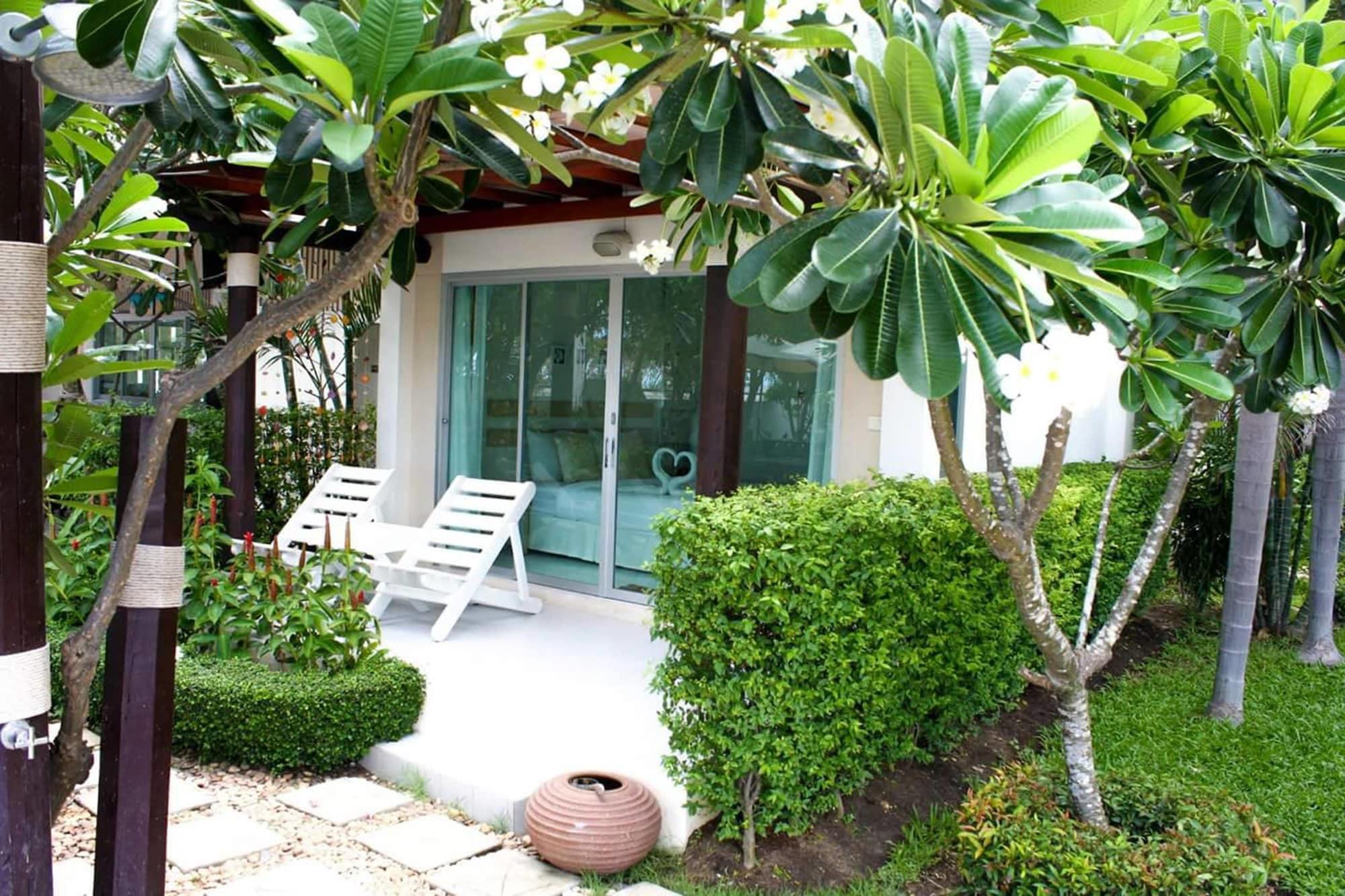Chez Nous Boutique Resort Haad Chao Samran Esterno foto