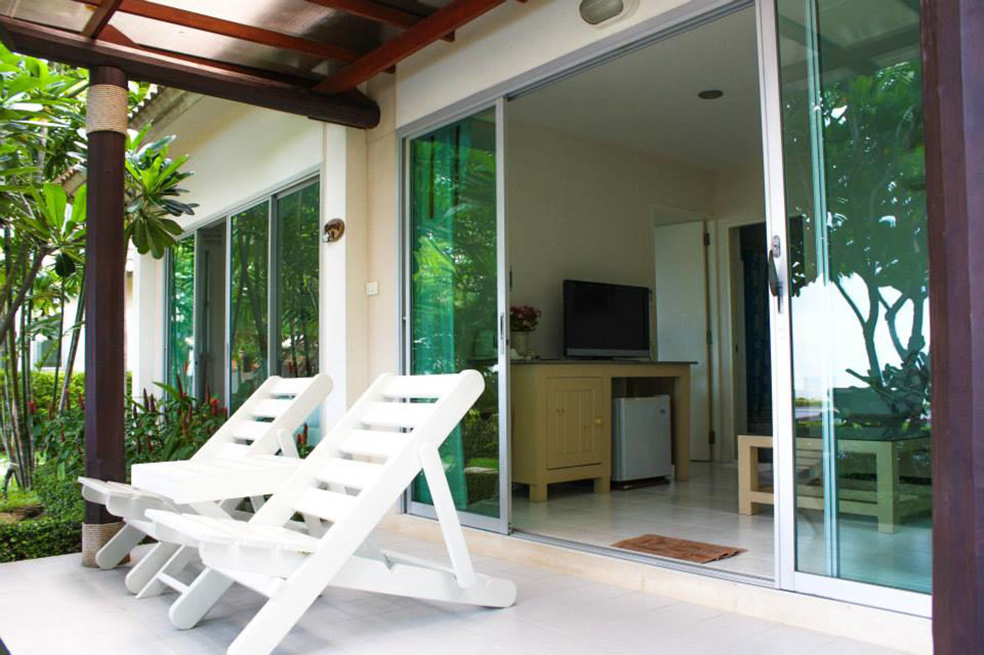 Chez Nous Boutique Resort Haad Chao Samran Esterno foto