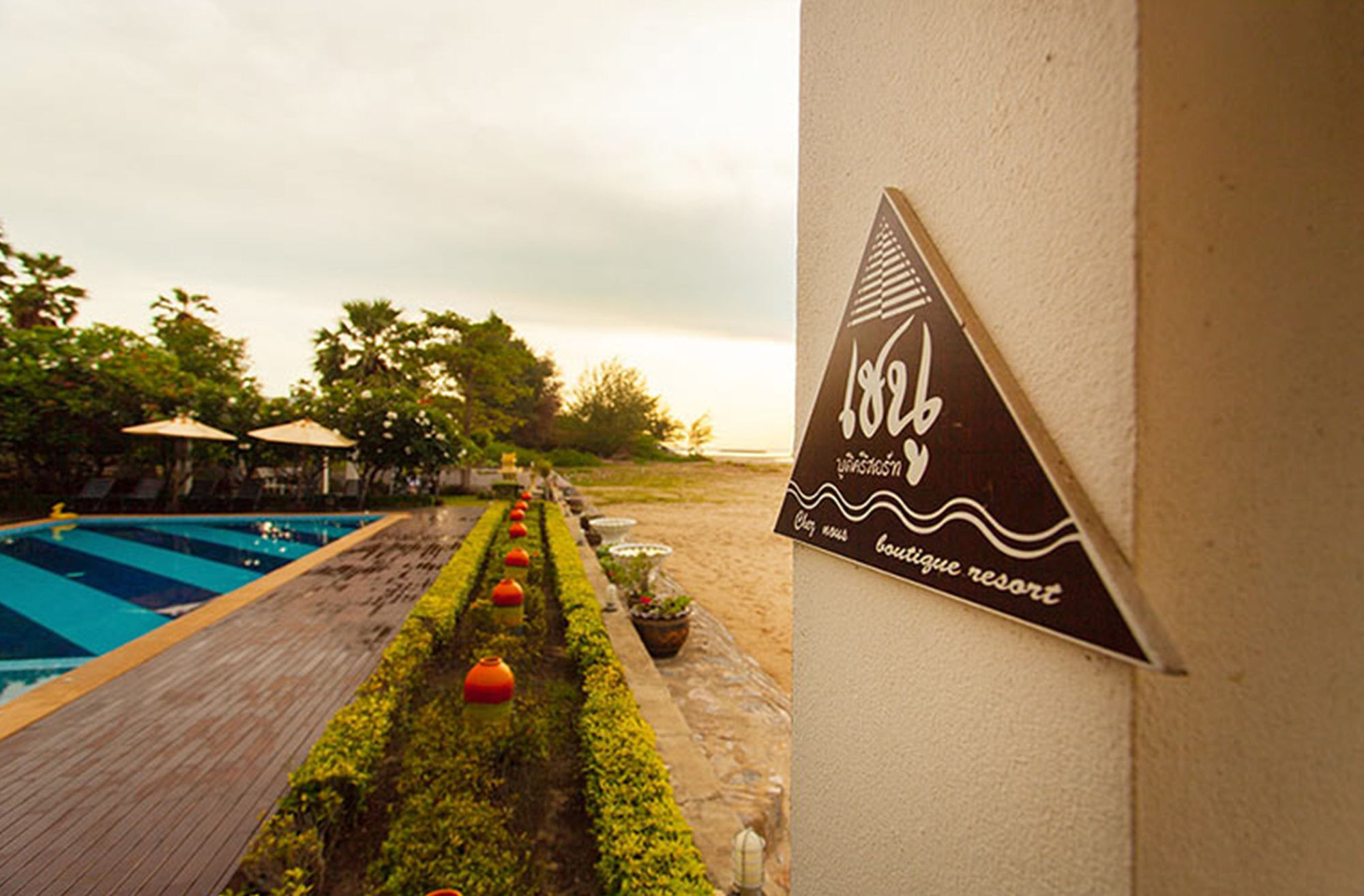 Chez Nous Boutique Resort Haad Chao Samran Esterno foto