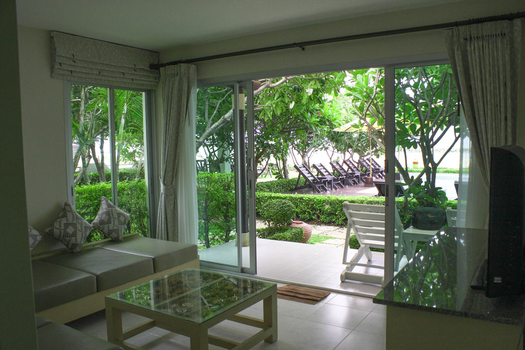 Chez Nous Boutique Resort Haad Chao Samran Esterno foto